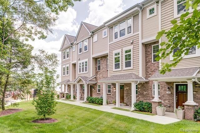 3424 Rochester Road, Unit 8 Royal Oak, MI 48073 - Photo 1 of 1