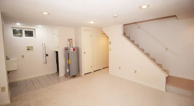 a view of utility room