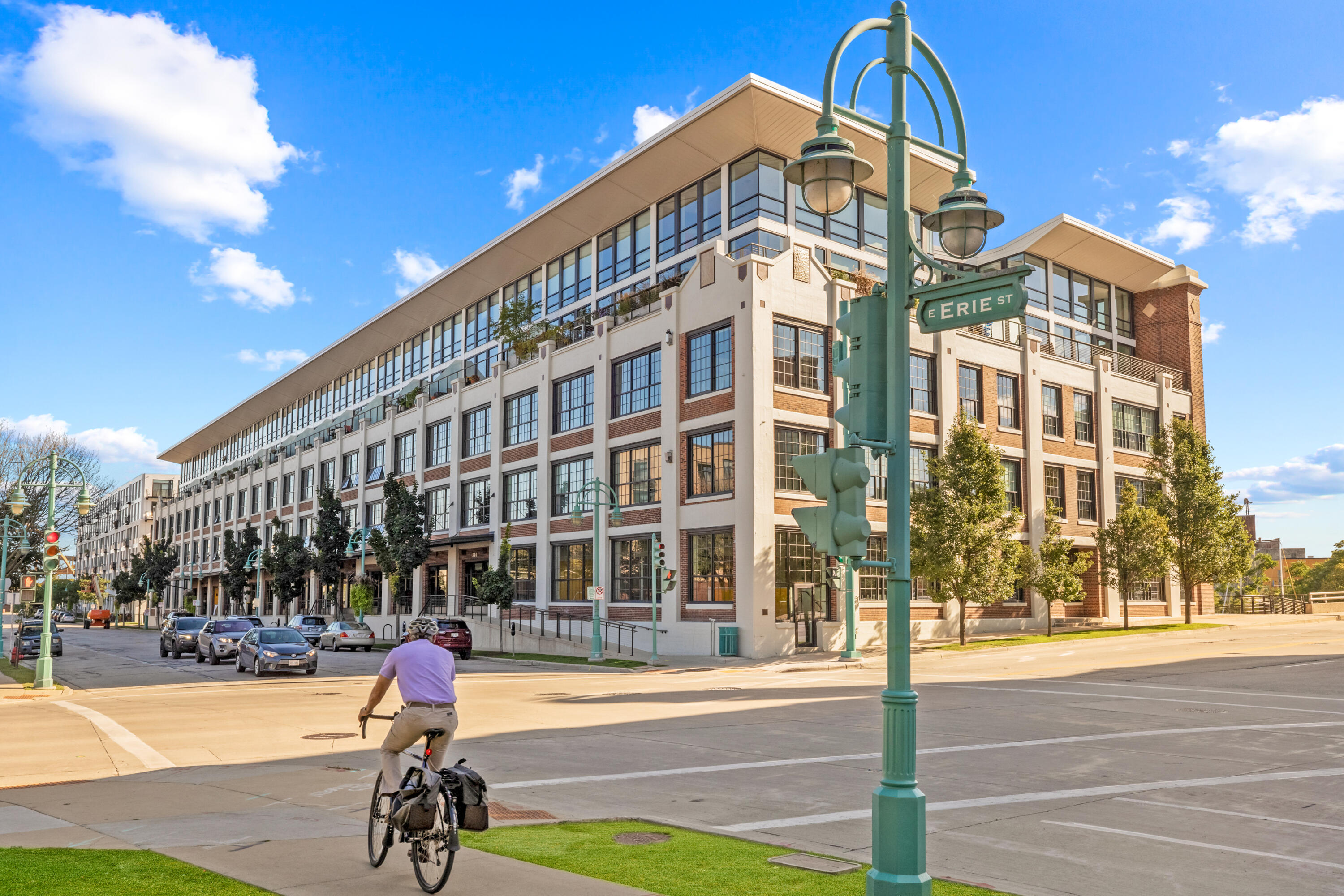 311 East Erie Street, Unit 419 Milwaukee, WI 53202 - Photo 25 of 28 Erie St