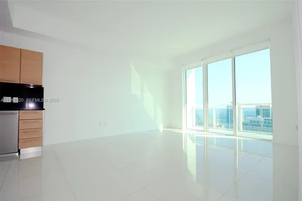 $3,300 | 950 Brickell Bay Drive, Unit 4709, Miami, FL 33131