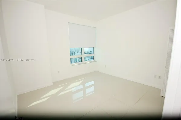 $3,300 | 950 Brickell Bay Drive, Unit 4709, Miami, FL 33131