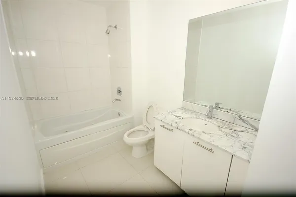 $3,300 | 950 Brickell Bay Drive, Unit 4709, Miami, FL 33131
