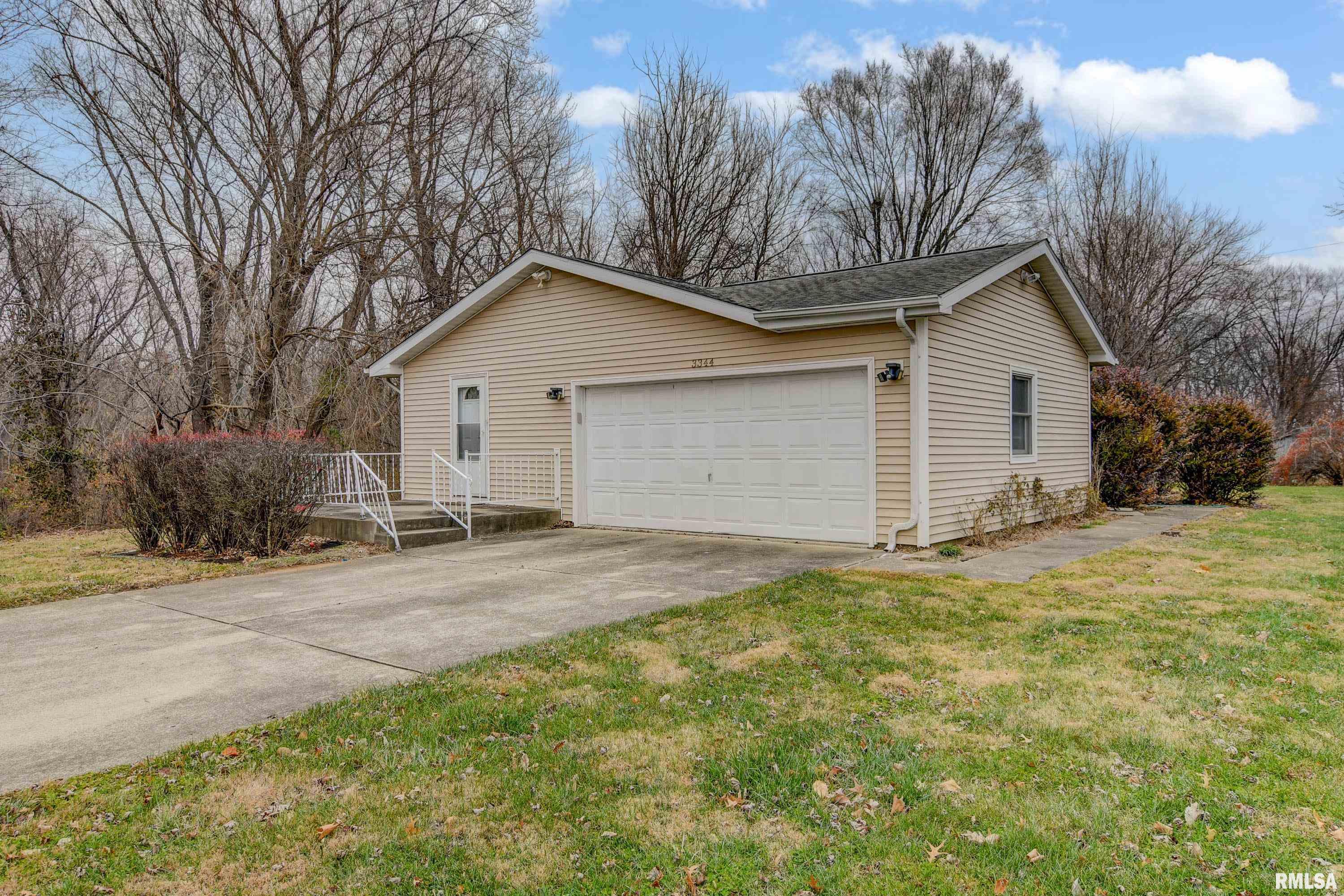 3344 Mars Avenue Springfield, IL 62707 - Photo 1 of 41