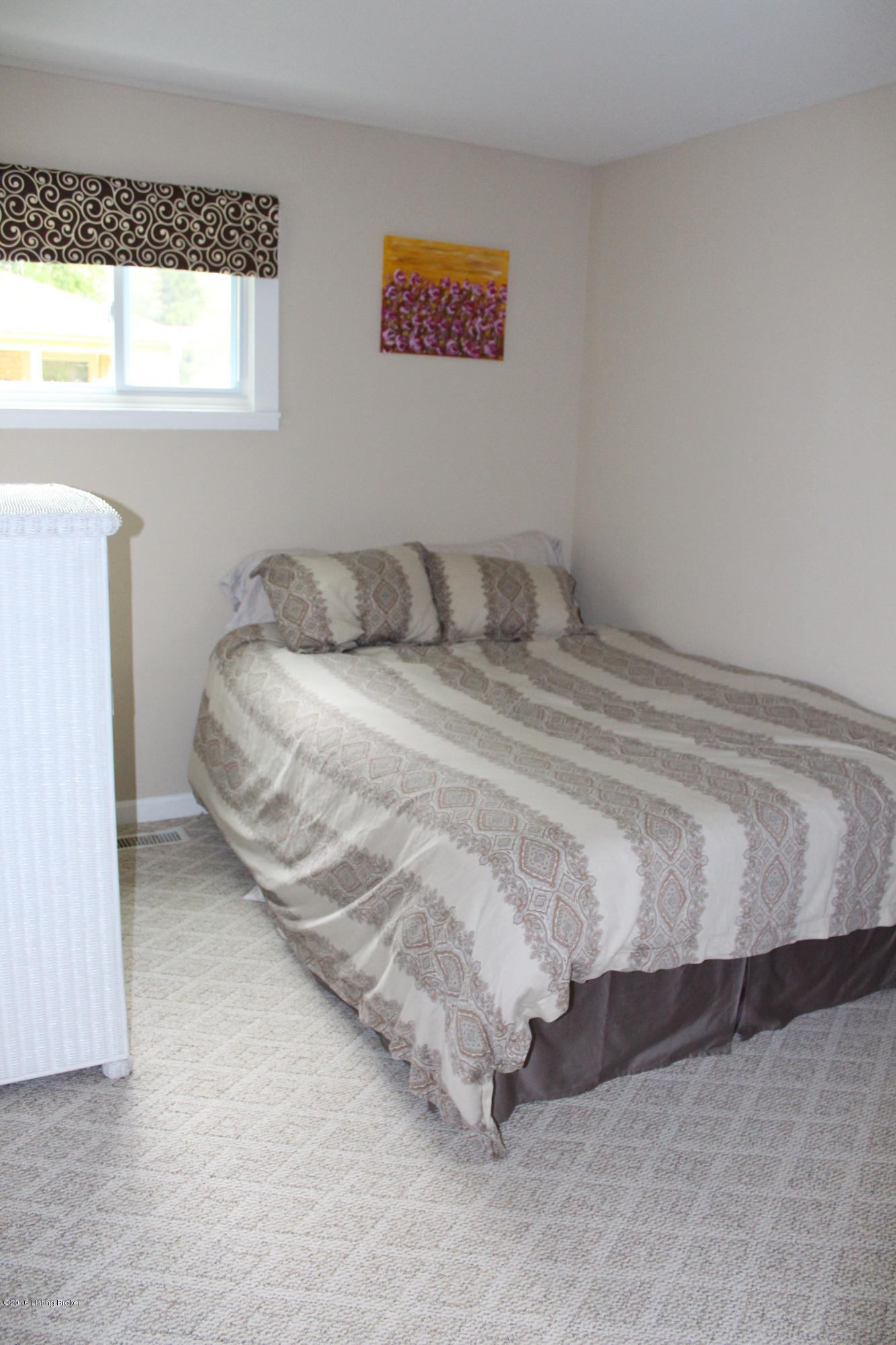 1718 Millgate Road Louisville, KY 40223 - Photo 16 of 31 16- bedroom