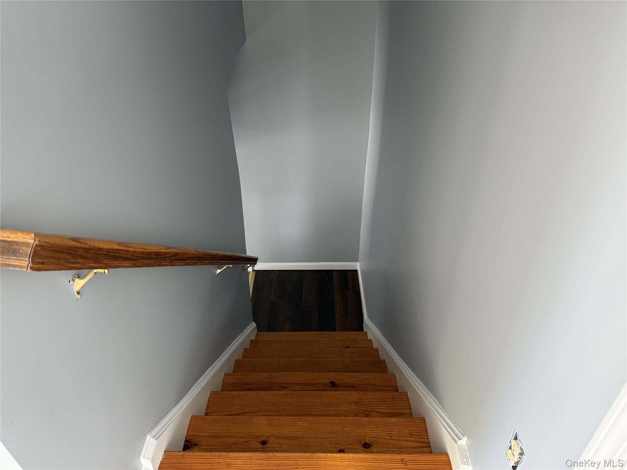 17 Orchard Place, Unit C Poughkeepsie, NY 12601 - Photo 10 of 20 a view of entryway