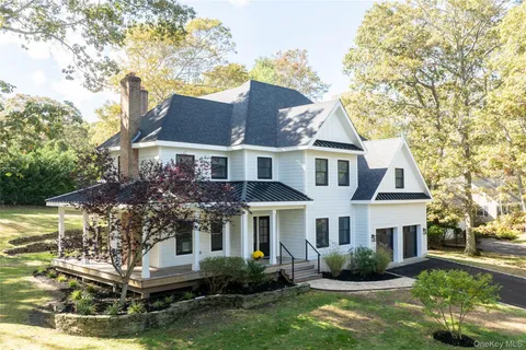 $1,695,000 | 480 Eastwood Drive, Cutchogue, NY 11935