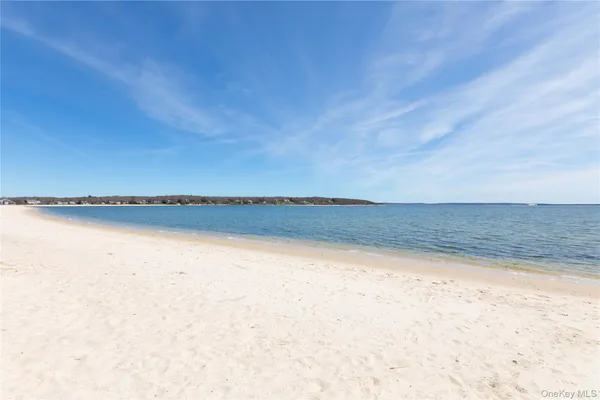 $1,775,000 | 480 Eastwood Drive, Cutchogue, NY 11935