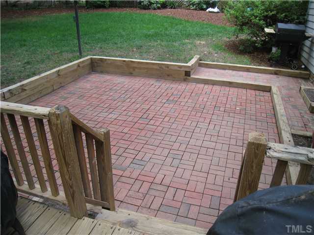 5709 Edgedale Drive Raleigh, NC 27612 - Photo 11 of 12 a view of backyard with green space