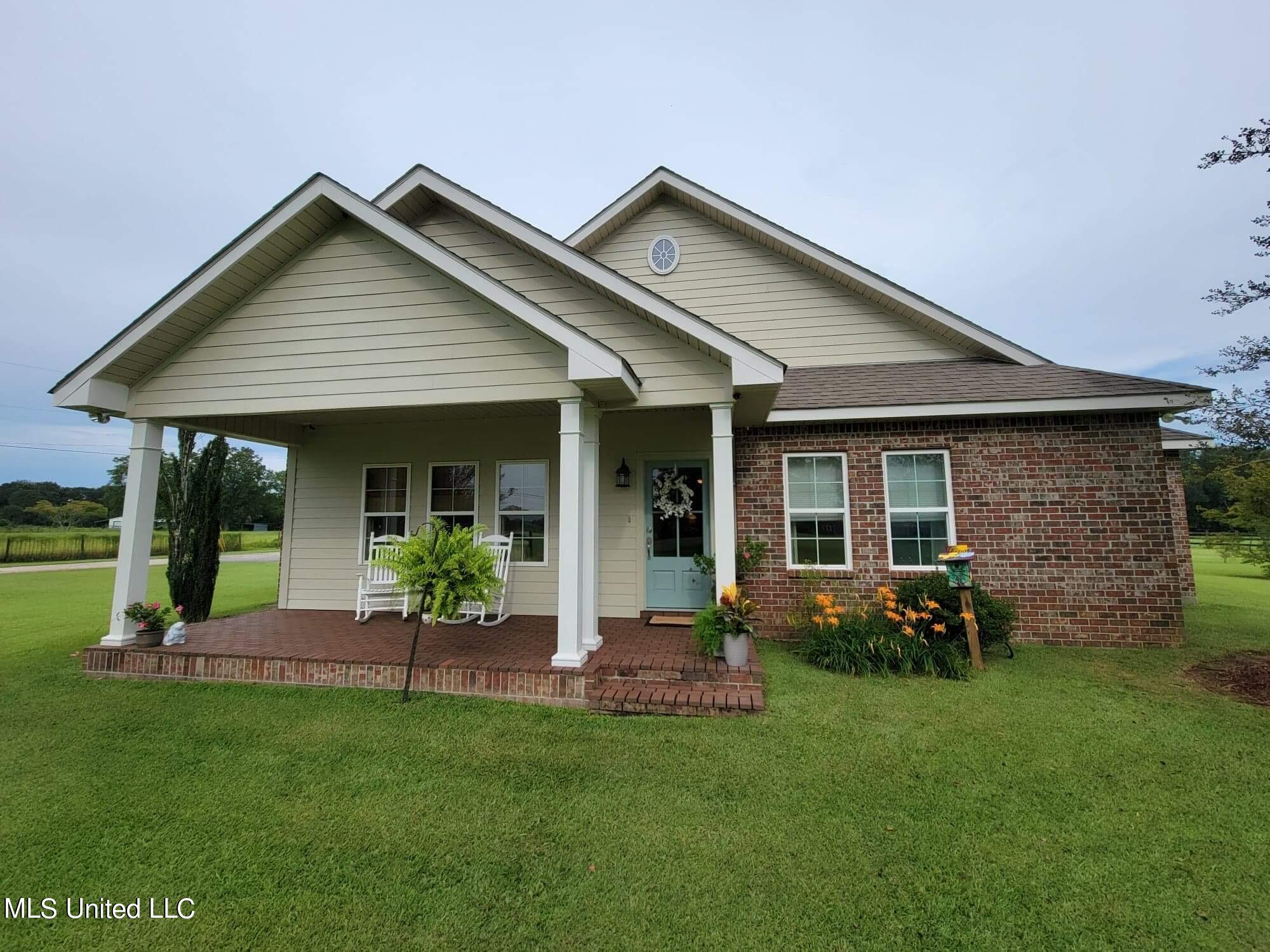 252 Lumpkin Road Carriere, MS 39426 - Photo 3 of 31 FF474CBD-2BDF-4695-864A-167302A48527