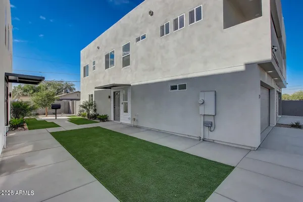 a front view of house with yard