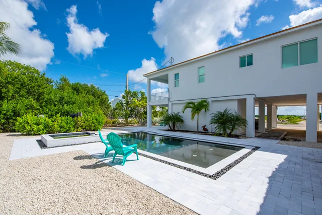 $2,075,000 | 30980 Witters Lane, Big Pine Key, FL 33043