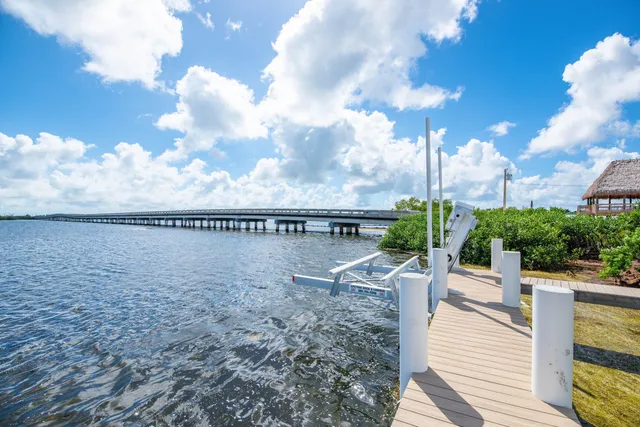 $2,075,000 | 30980 Witters Lane, Big Pine Key, FL 33043