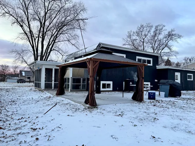 $300,000 | 1751 Gary Avenue, Aurora, IL 60505