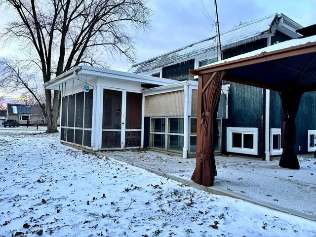 $300,000 | 1751 Gary Avenue, Aurora, IL 60505