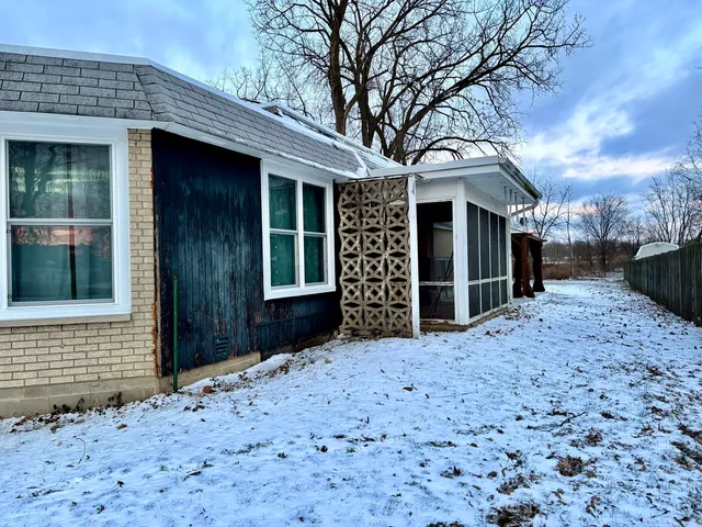 $300,000 | 1751 Gary Avenue, Aurora, IL 60505
