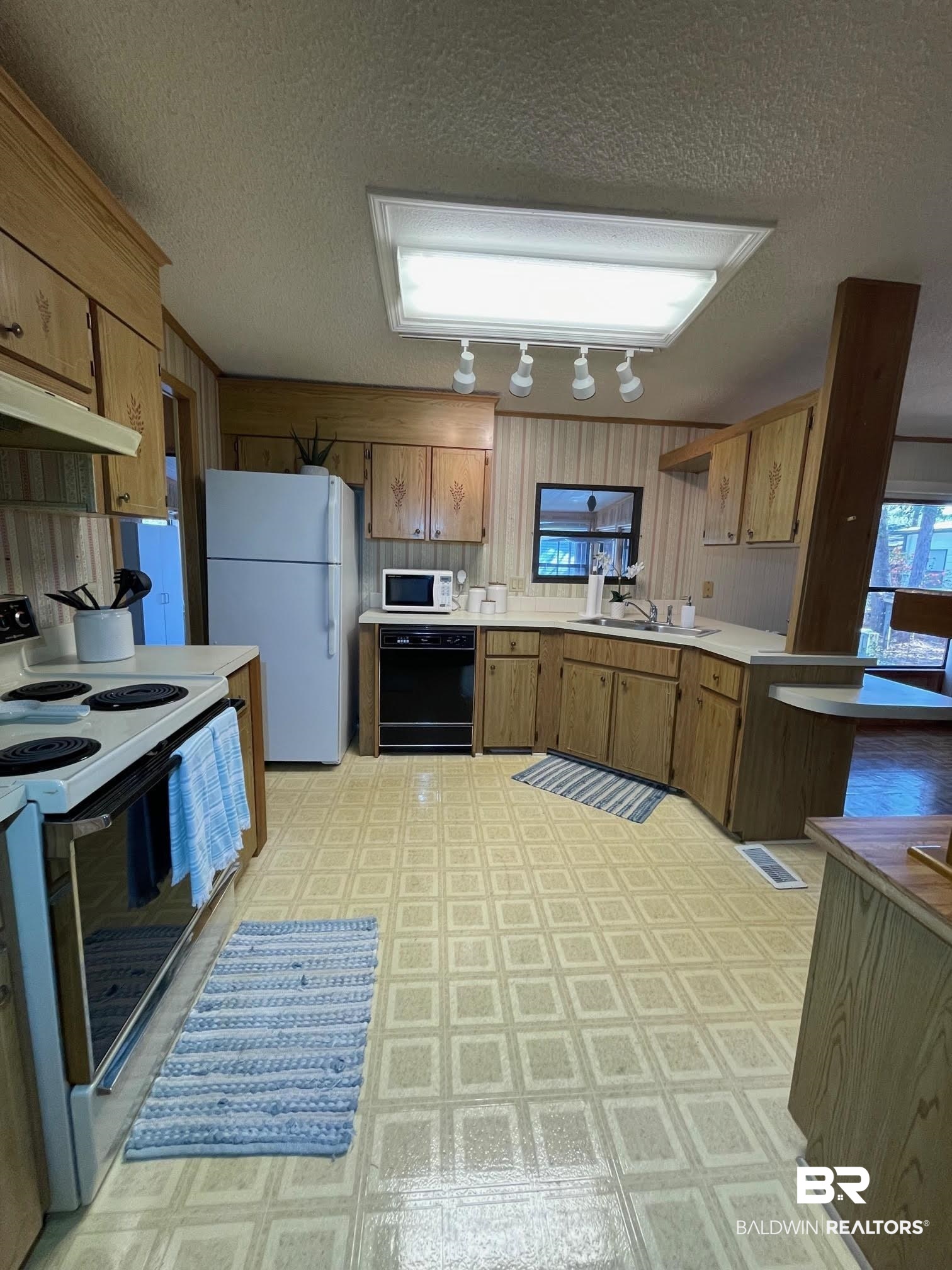 1806 Rico Drive Lillian, AL 36549 - Photo 3 of 30