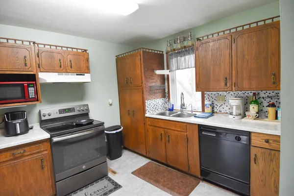 $299,000 | 34311 150th Avenue Northwest, Newfolden, MN 56738