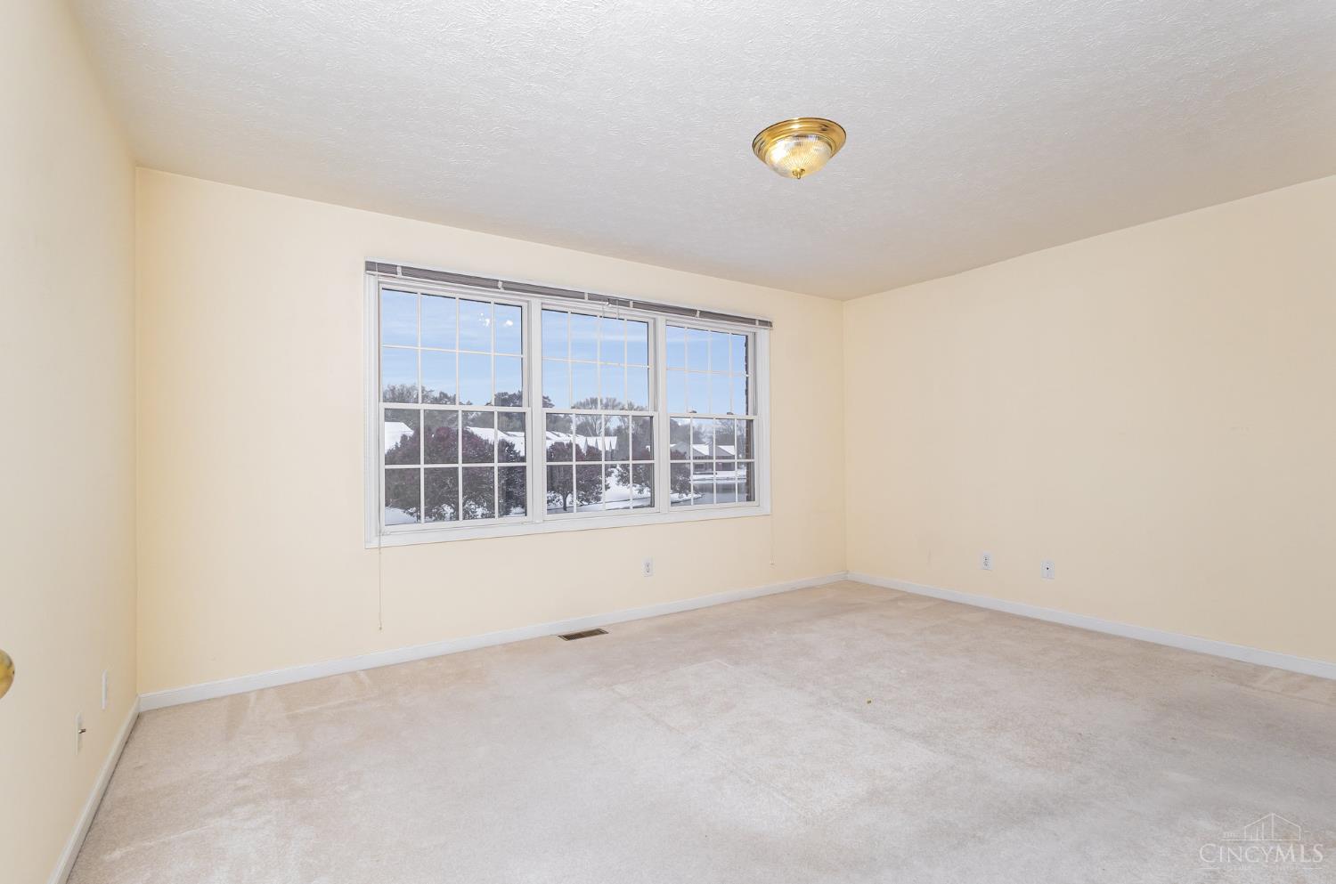 5673 Samver Road Cincinnati, OH 45239 - Photo 11 of 29