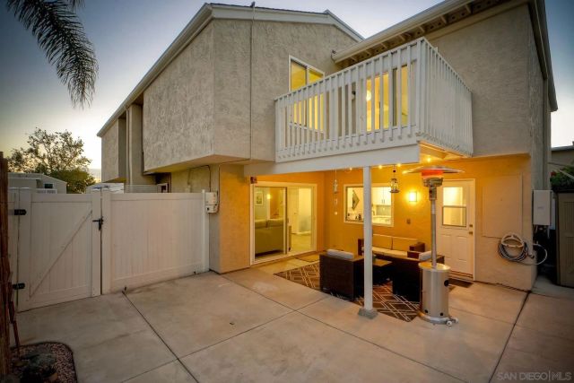 a view of patio area