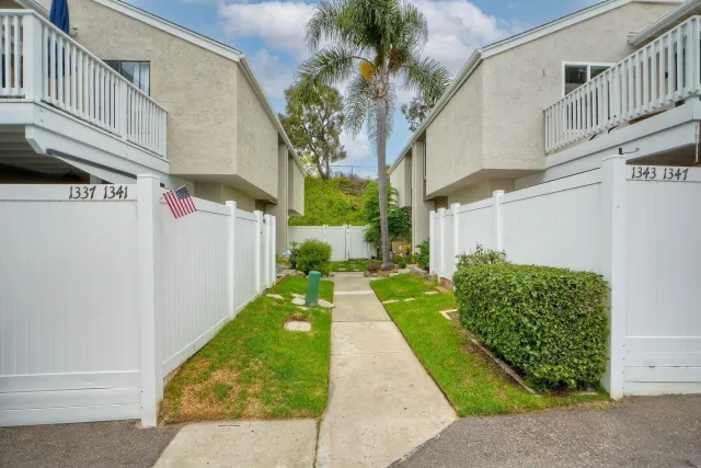 a view of a back yard of the house
