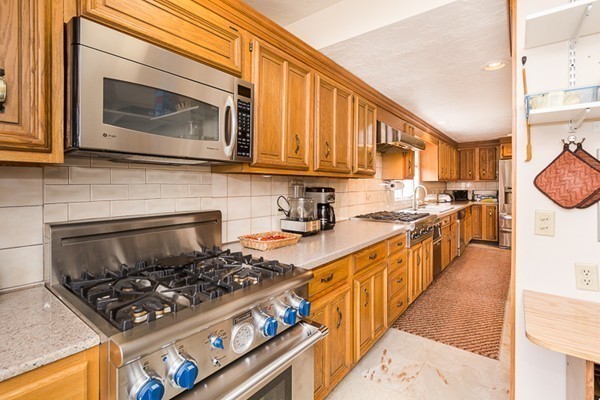 27 Elizabeth Street Canton, MA 02021 - Photo 2 of 30