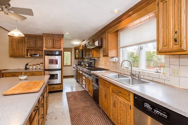 27 Elizabeth Street Canton, MA 02021 - Photo 3 of 30