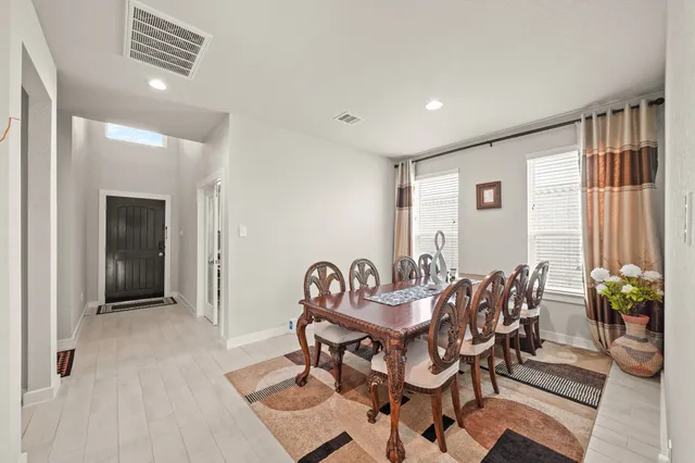 $2,750 | 18419 Windy Knl Way, Houston, TX 77084