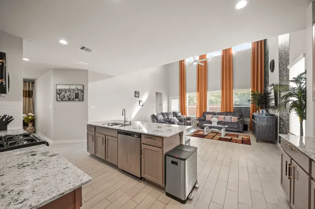 $2,750 | 18419 Windy Knl Way, Houston, TX 77084