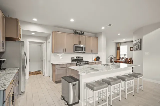 $2,750 | 18419 Windy Knl Way, Houston, TX 77084