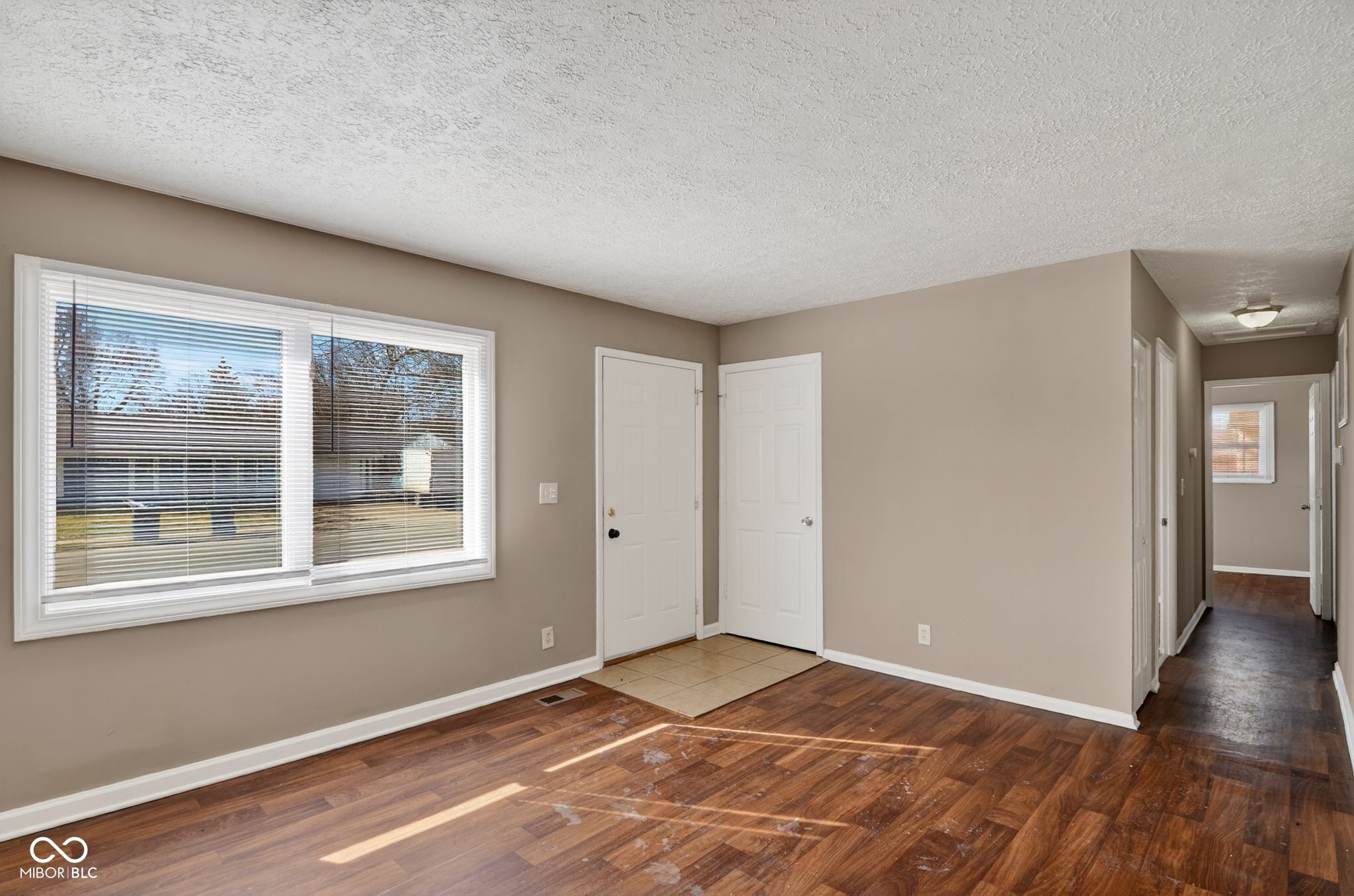 8724 Montery Road Indianapolis, IN 46226 - Photo 2 of 16