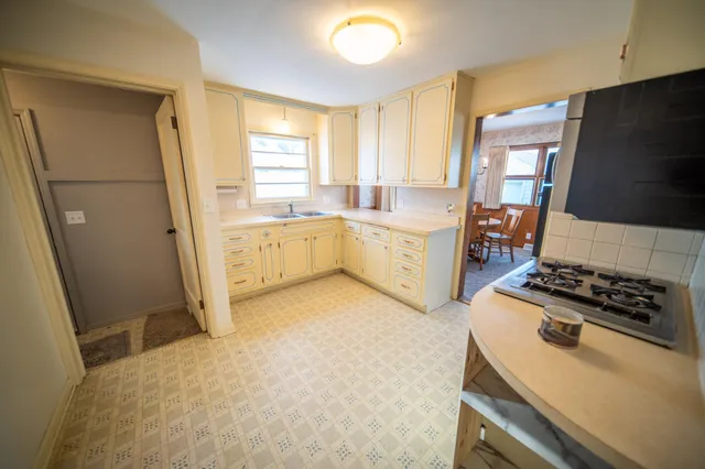 $300,000 | 403 16th Avenue Southwest, Rochester, MN 55902