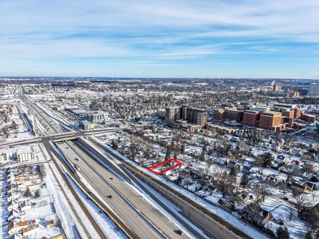 $300,000 | 403 16th Avenue Southwest, Rochester, MN 55902