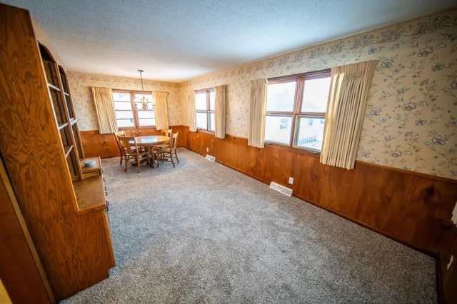 $300,000 | 403 16th Avenue Southwest, Rochester, MN 55902