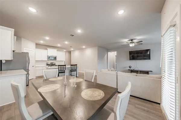 $345,000 | 601 Bethpage Drive, Red Oak, TX 75154