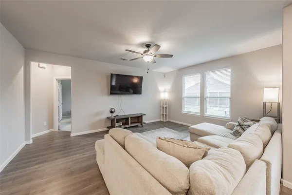 $345,000 | 601 Bethpage Drive, Red Oak, TX 75154