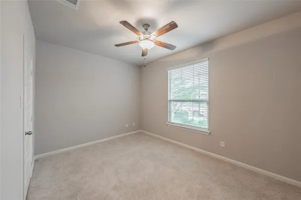 $345,000 | 601 Bethpage Drive, Red Oak, TX 75154