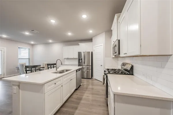 $345,000 | 601 Bethpage Drive, Red Oak, TX 75154