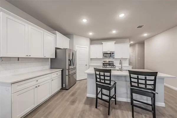 $345,000 | 601 Bethpage Drive, Red Oak, TX 75154
