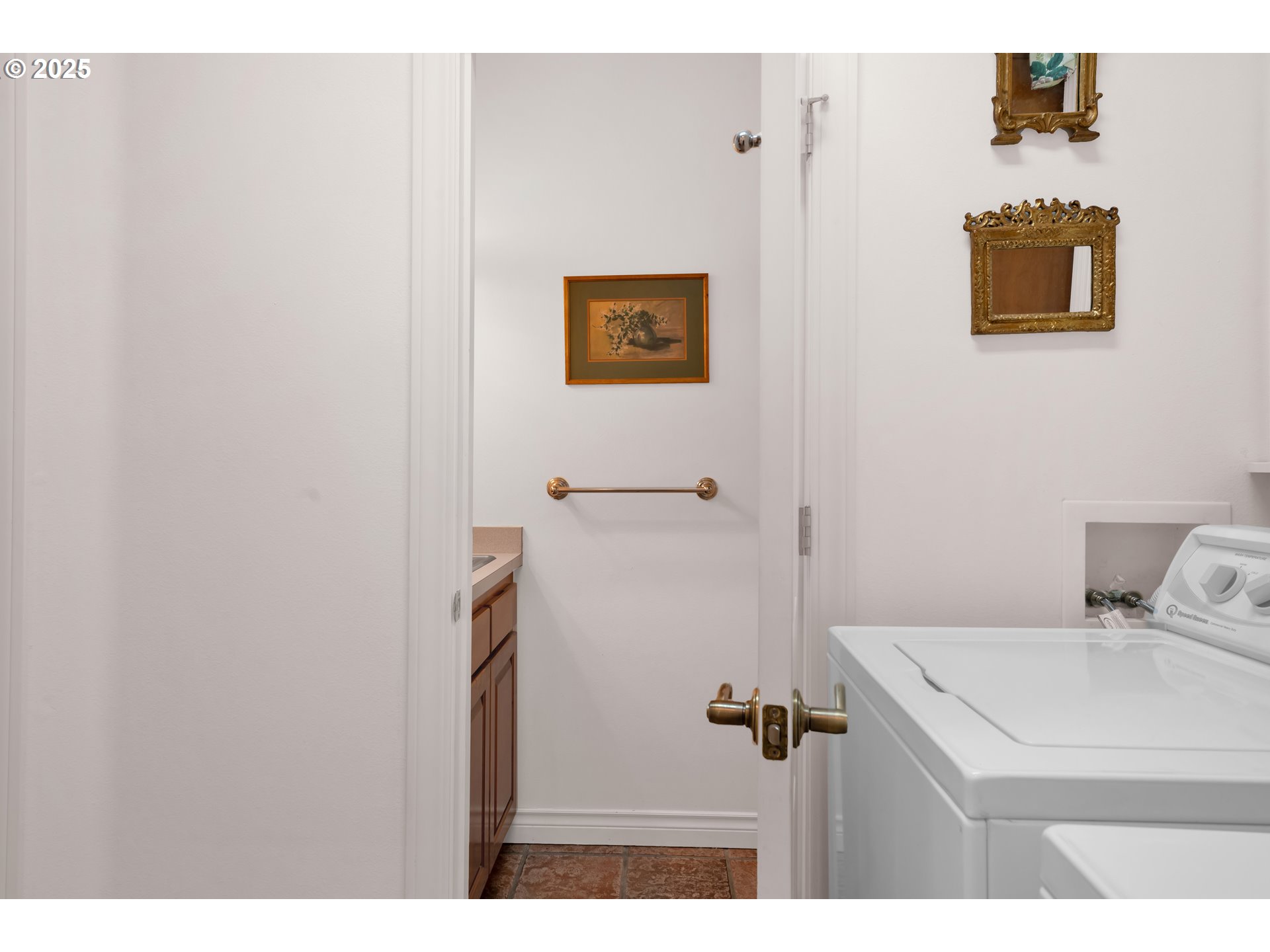83485 Clear Lake Road Florence, OR 97439 - Photo 39 of 47 a bathroom with a sink and mirror
