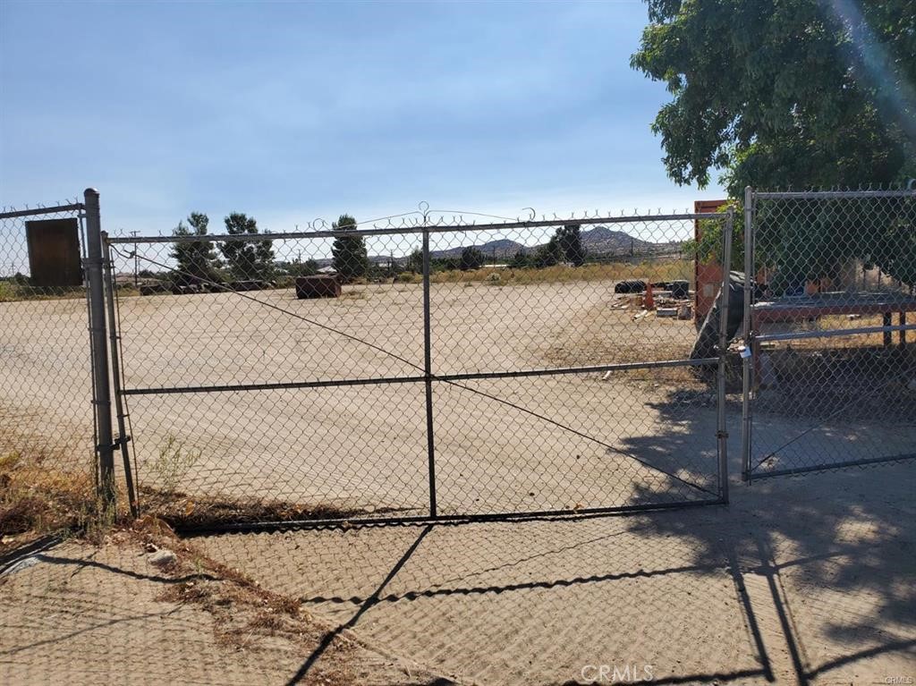 4175 Warbler Road Phelan, CA 92371 - Photo 2 of 5