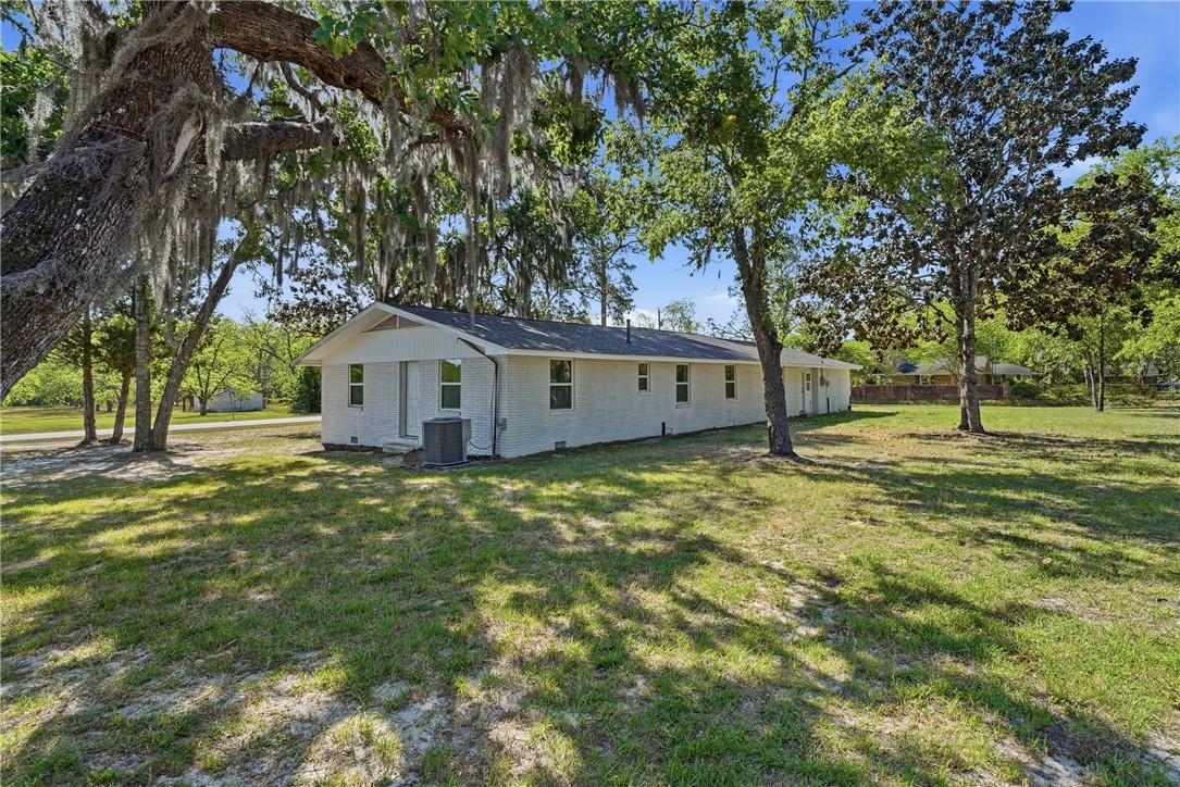 2448 Ware Street Blackshear, GA 31516 - Photo 33 of 42