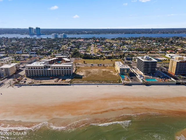 a picture of city view with ocean view