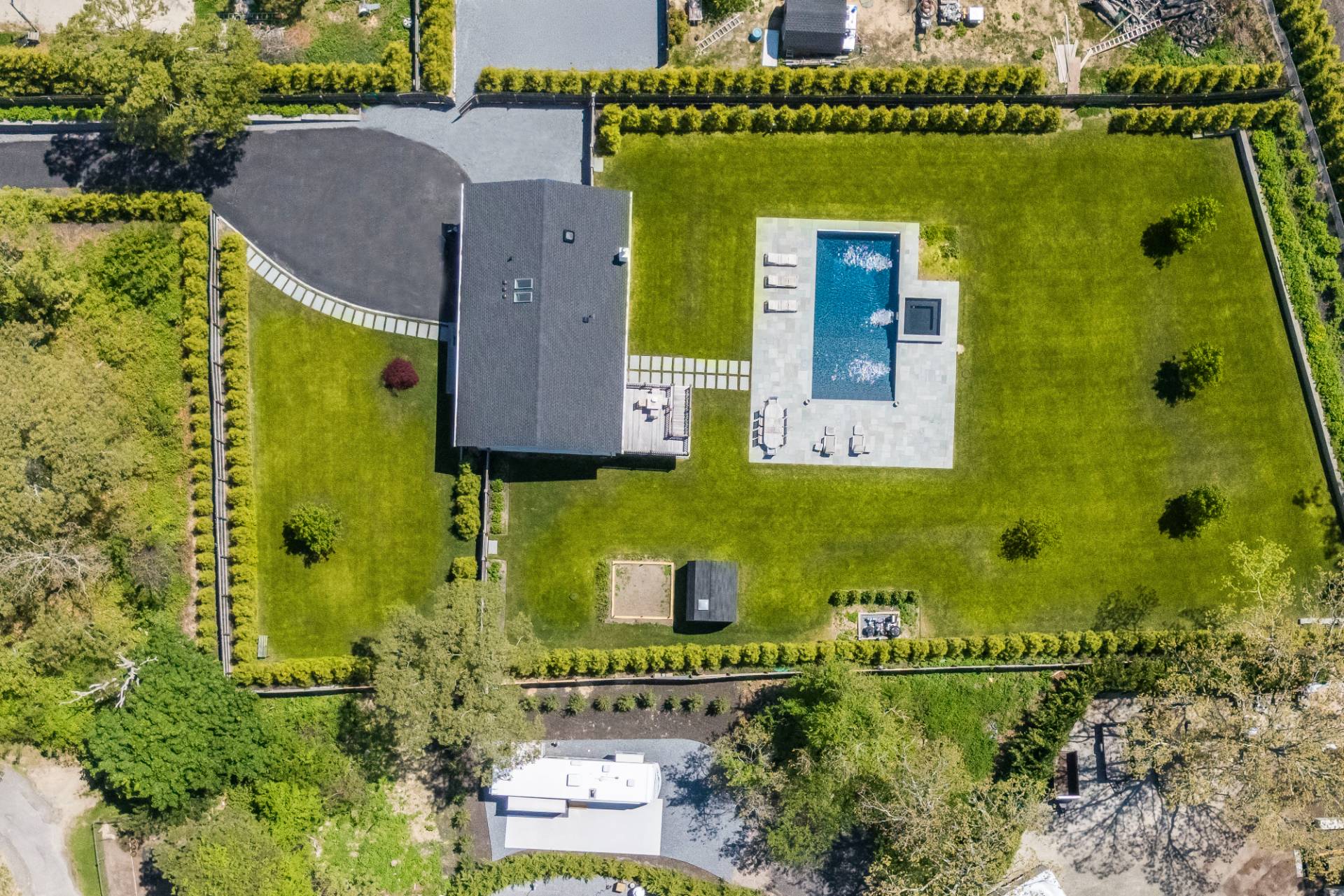 78 B North Road Hampton Bays, NY 11946 - Photo 18 of 19