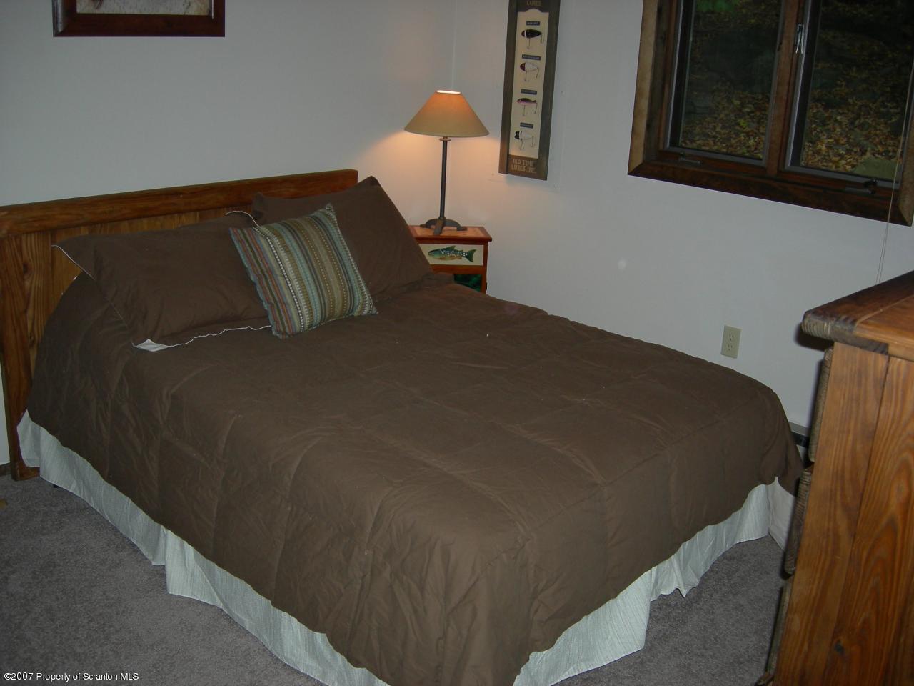 2007 Roamingwood Road Lake Ariel, PA 18436 - Photo 3 of 8 Gallery Image 3