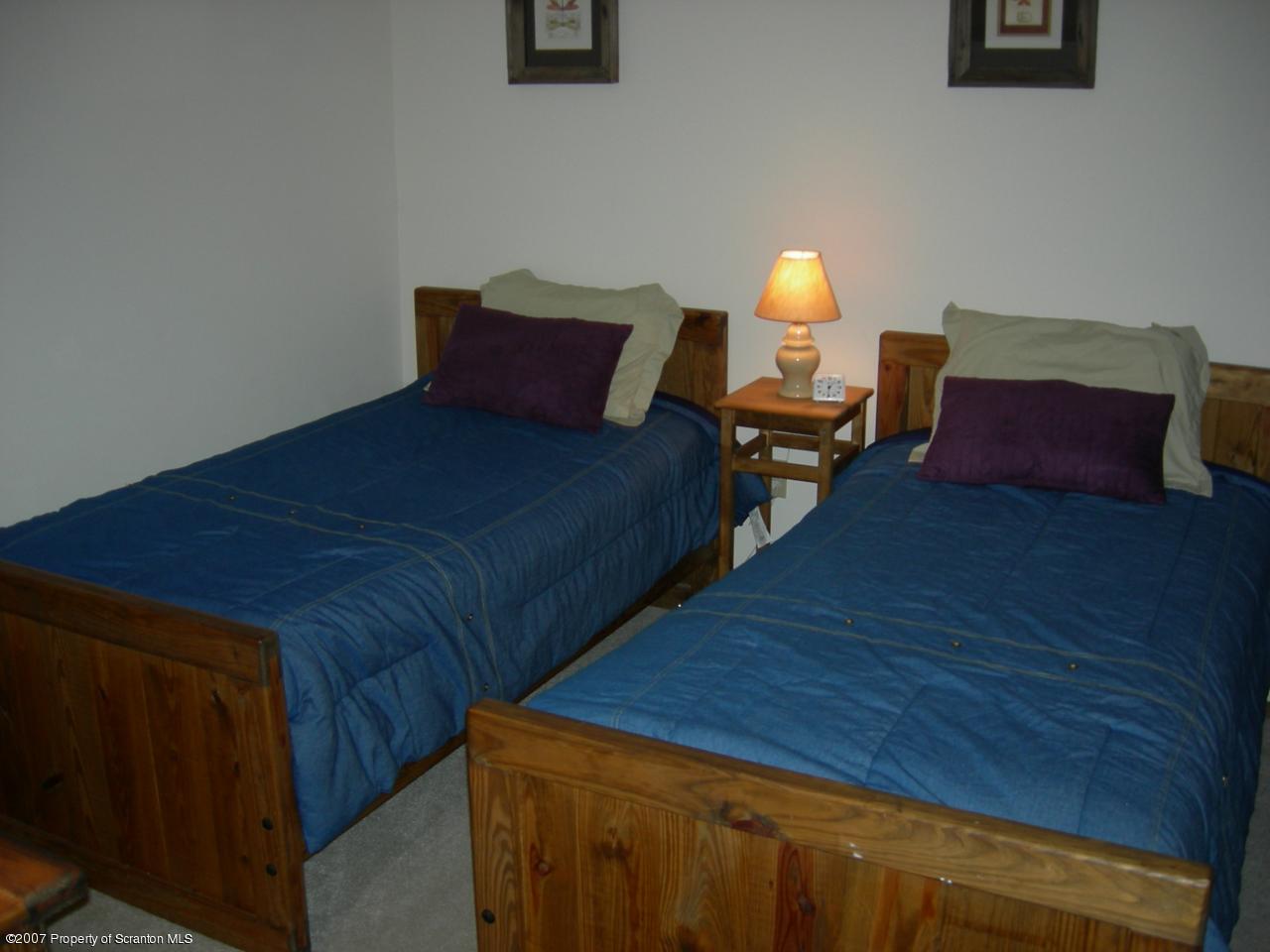 2007 Roamingwood Road Lake Ariel, PA 18436 - Photo 5 of 8 Gallery Image 5