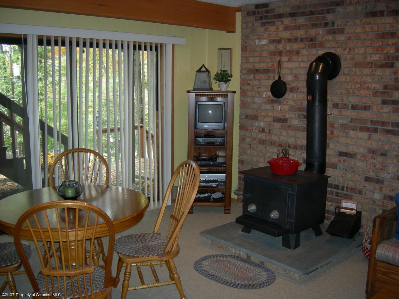 2007 Roamingwood Road Lake Ariel, PA 18436 - Photo 7 of 8 Gallery Image 7