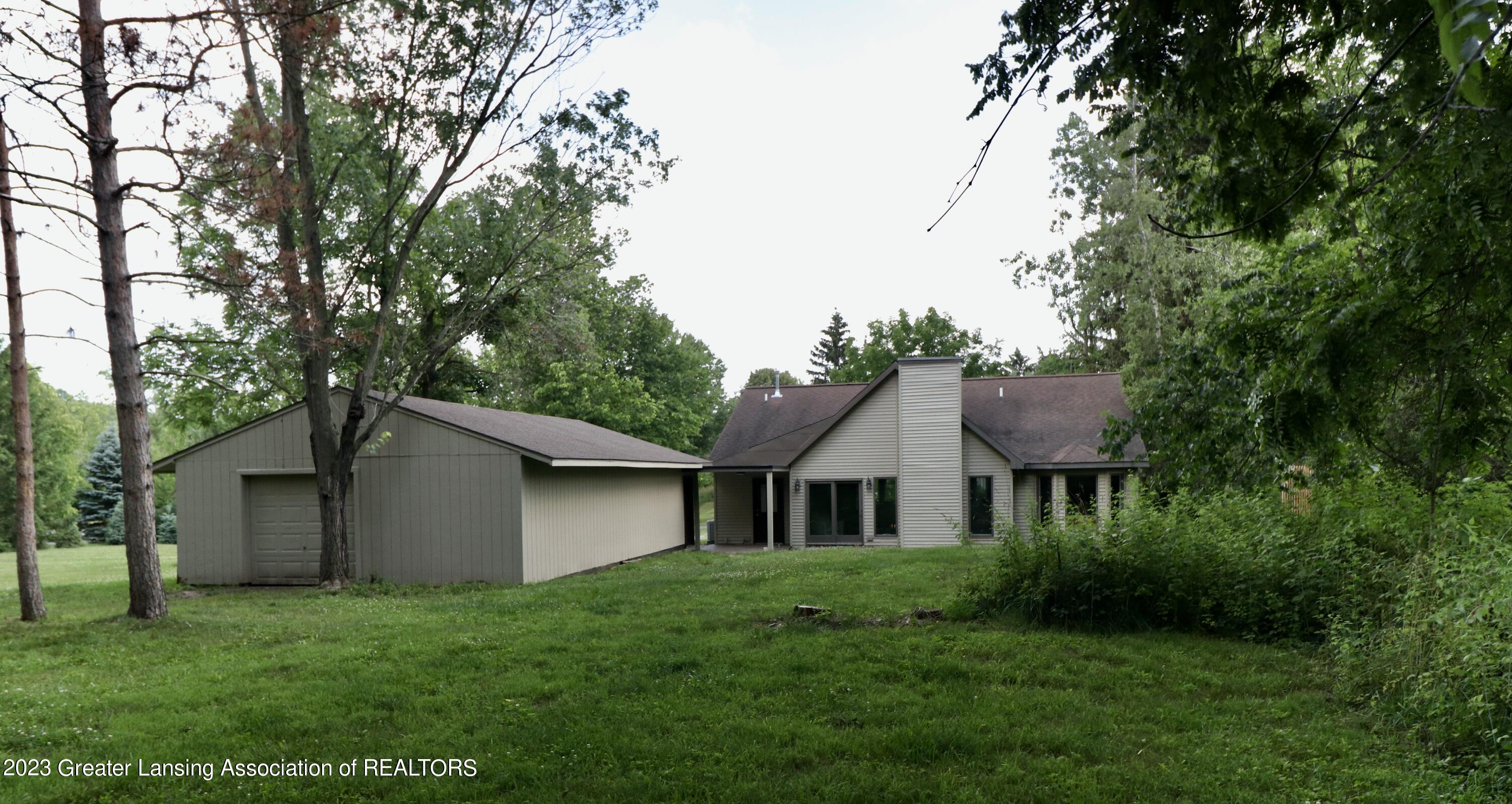 2324 Raby Road East Lansing, MI 48823 - Photo 32 of 34 IMG_7112