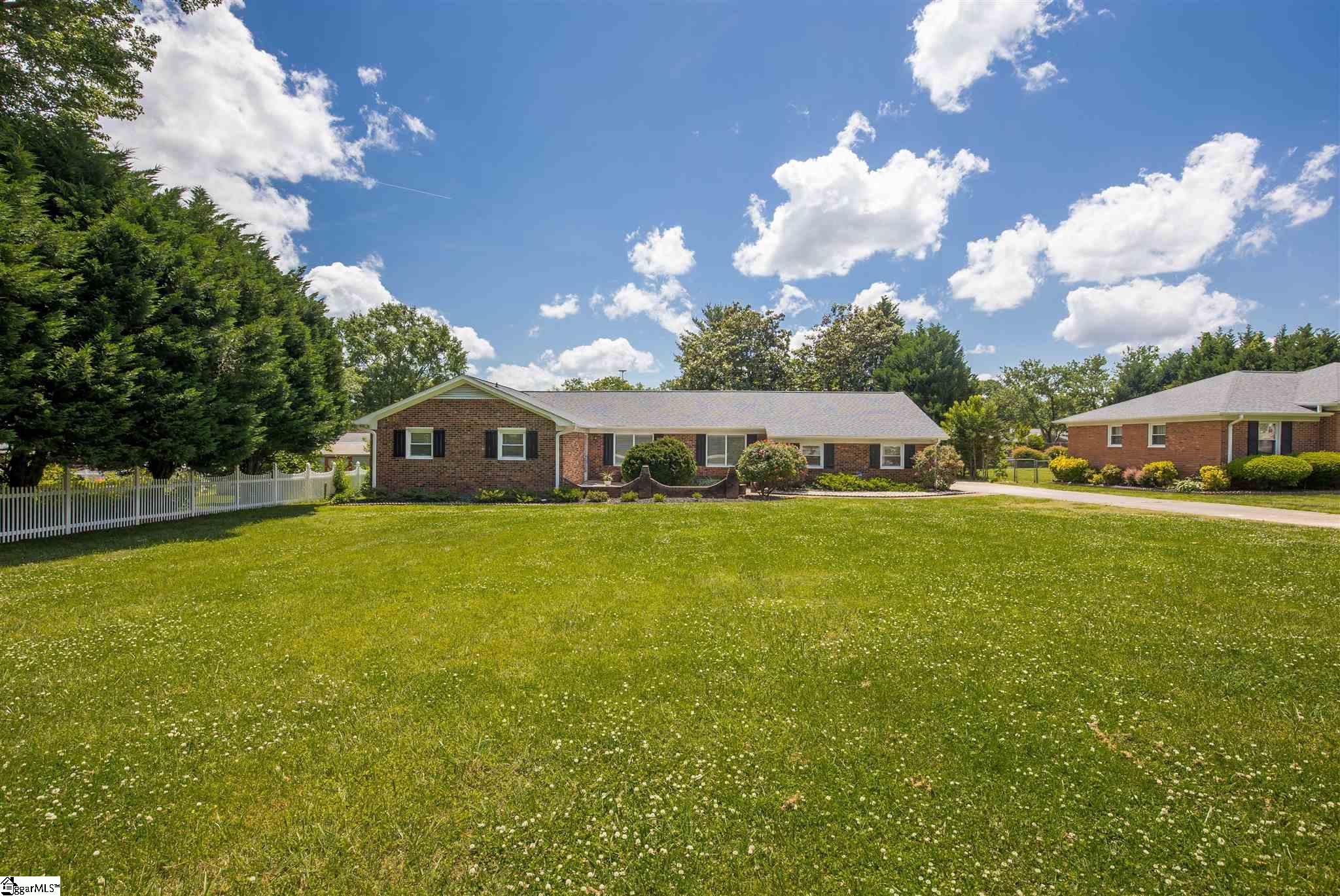 806 Hudson Road Greenville, SC 29615 - Photo 1 of 25 Gallery Image 1