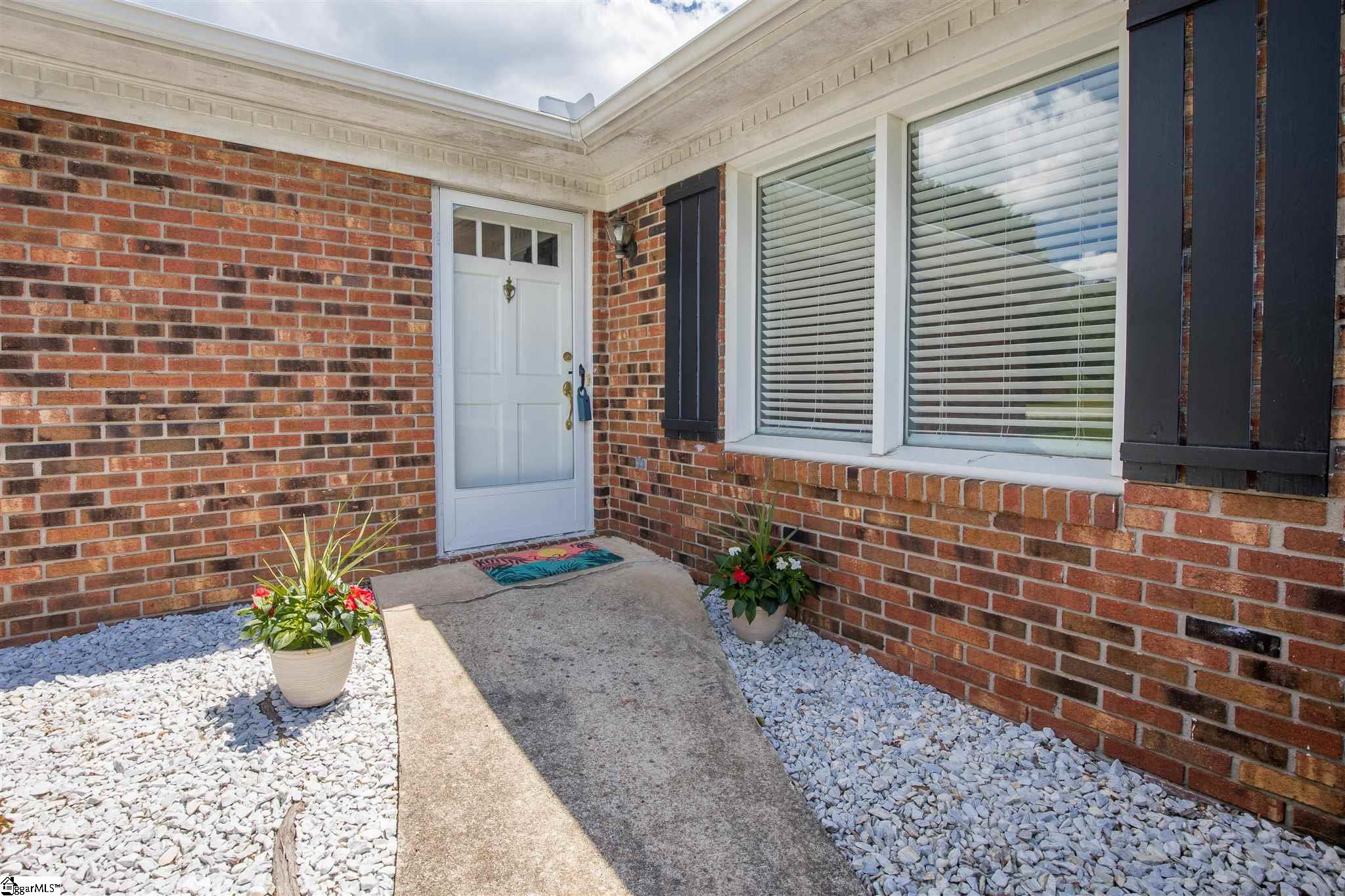 806 Hudson Road Greenville, SC 29615 - Photo 4 of 25 Gallery Image 4