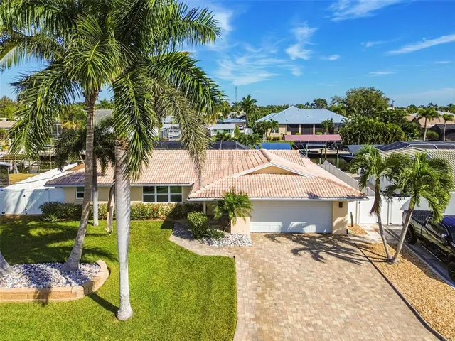 $1,195,000 | 4911 Bimini Drive, Bradenton, FL 34210